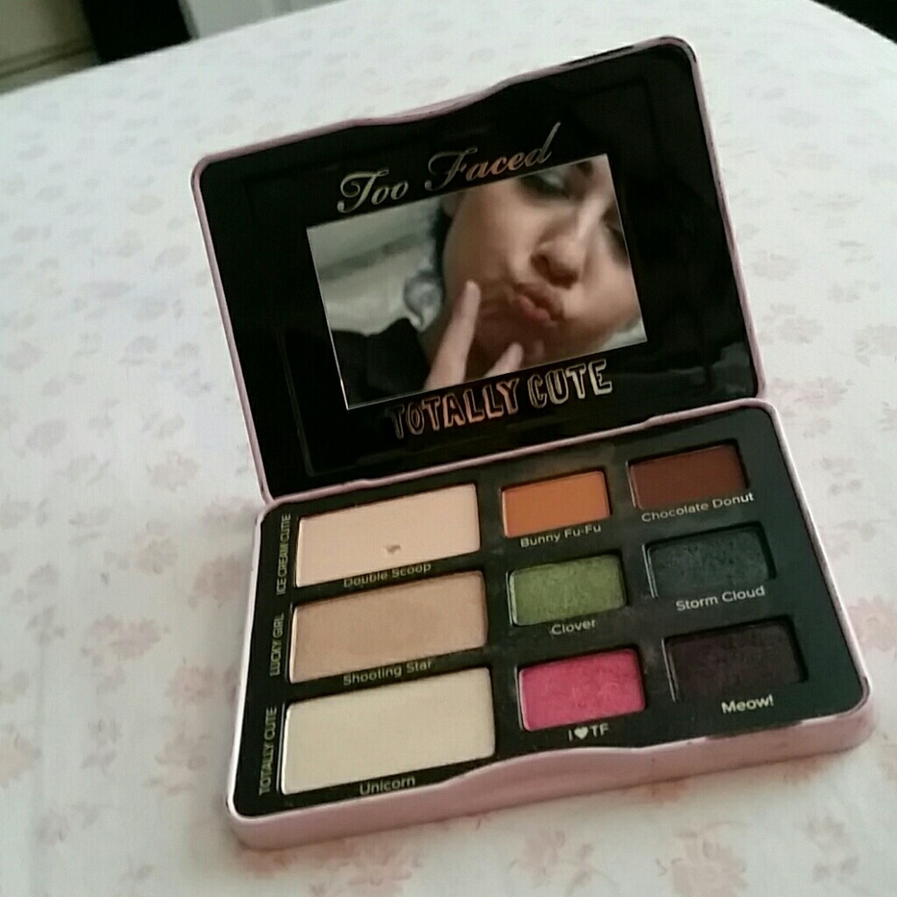 Too Faced totally cute palette